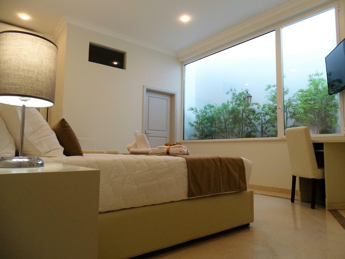 Bowen, Luxury Suites Lagos Exteriör bild