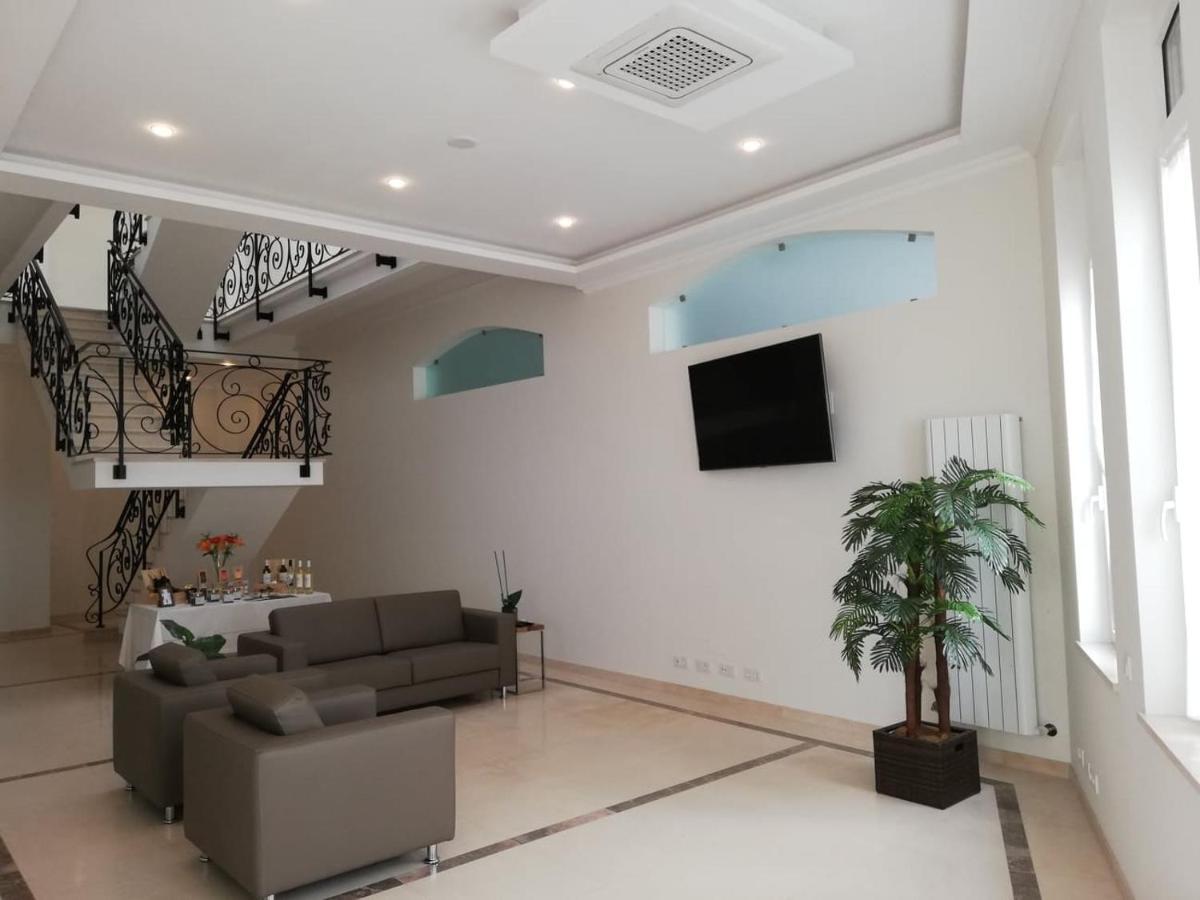 Bowen, Luxury Suites Lagos Exteriör bild